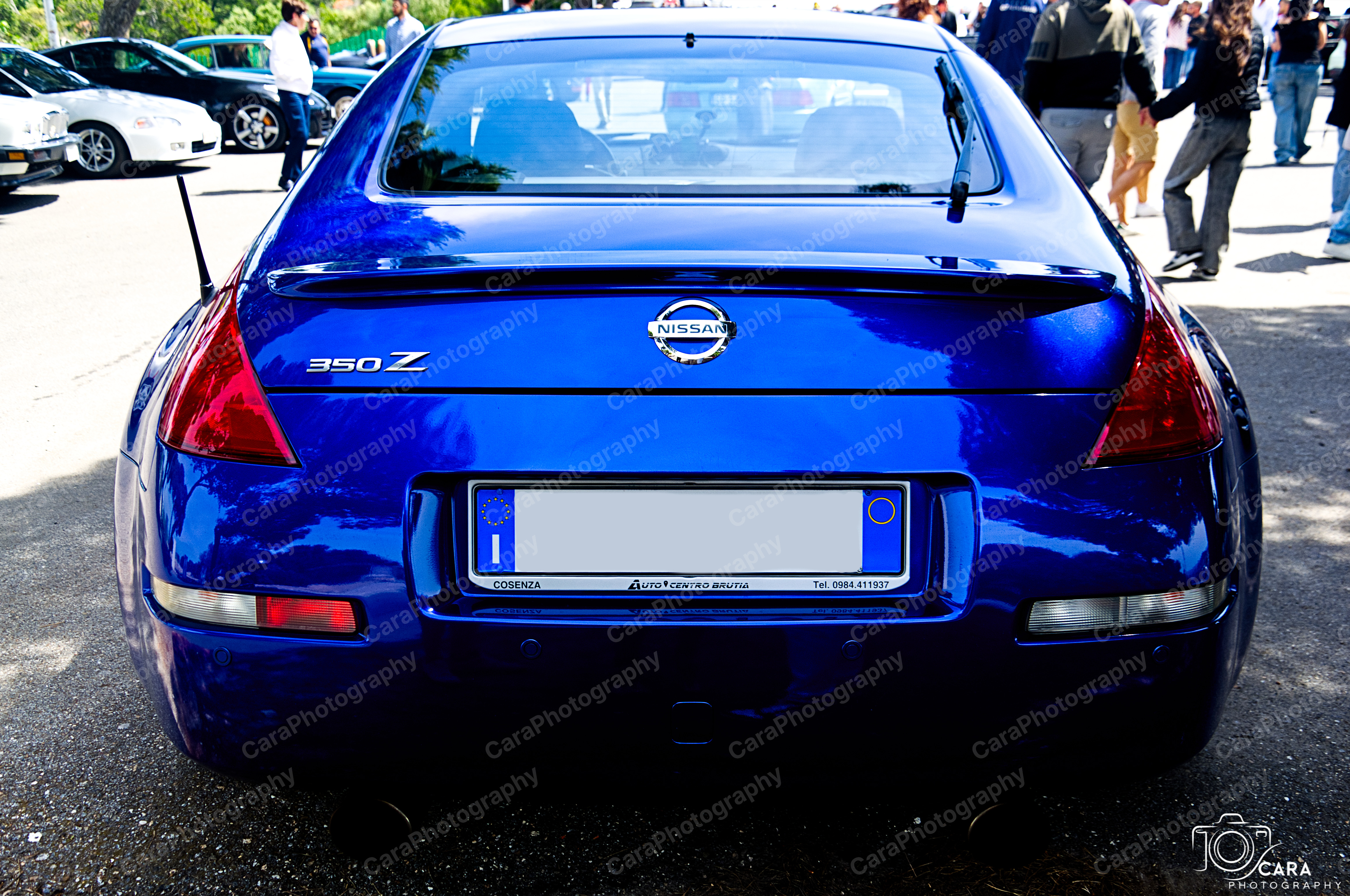 Nissan 350Z 2002 — automotive photography