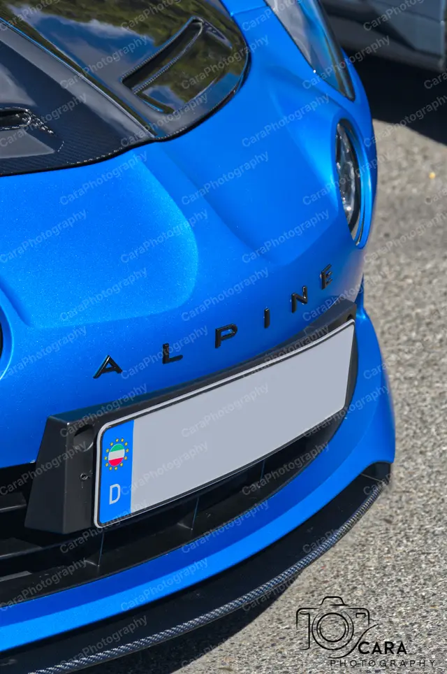 Alpine A110R 2022 — automotive photography