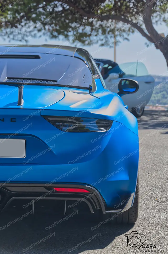 Alpine A110R 2022 — automotive photography