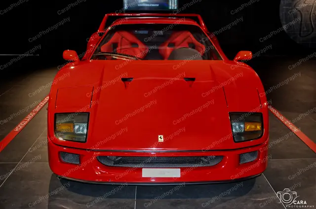 Ferrari F40 1987 — automotive photography