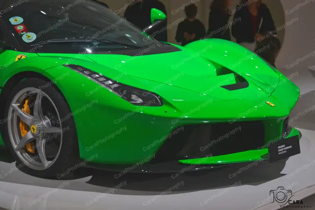 Ferrari LaFerrari 2013 — automotive photography