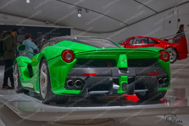 Ferrari LaFerrari 2013 — automotive photography