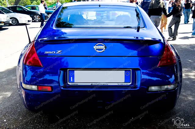 Nissan 350Z 2002 — automotive photography